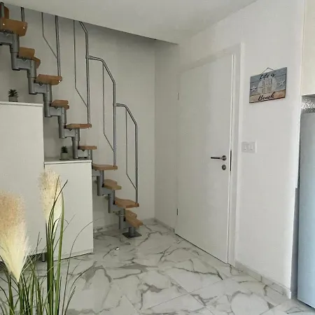 Seascape - Relaxing Beach Home, Steps From The Water! Bilice Exterior photo