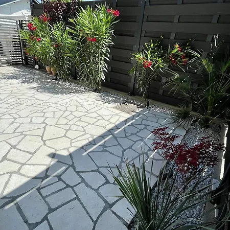Seascape - Relaxing Beach Home, Steps From The Water! Bilice Exterior photo